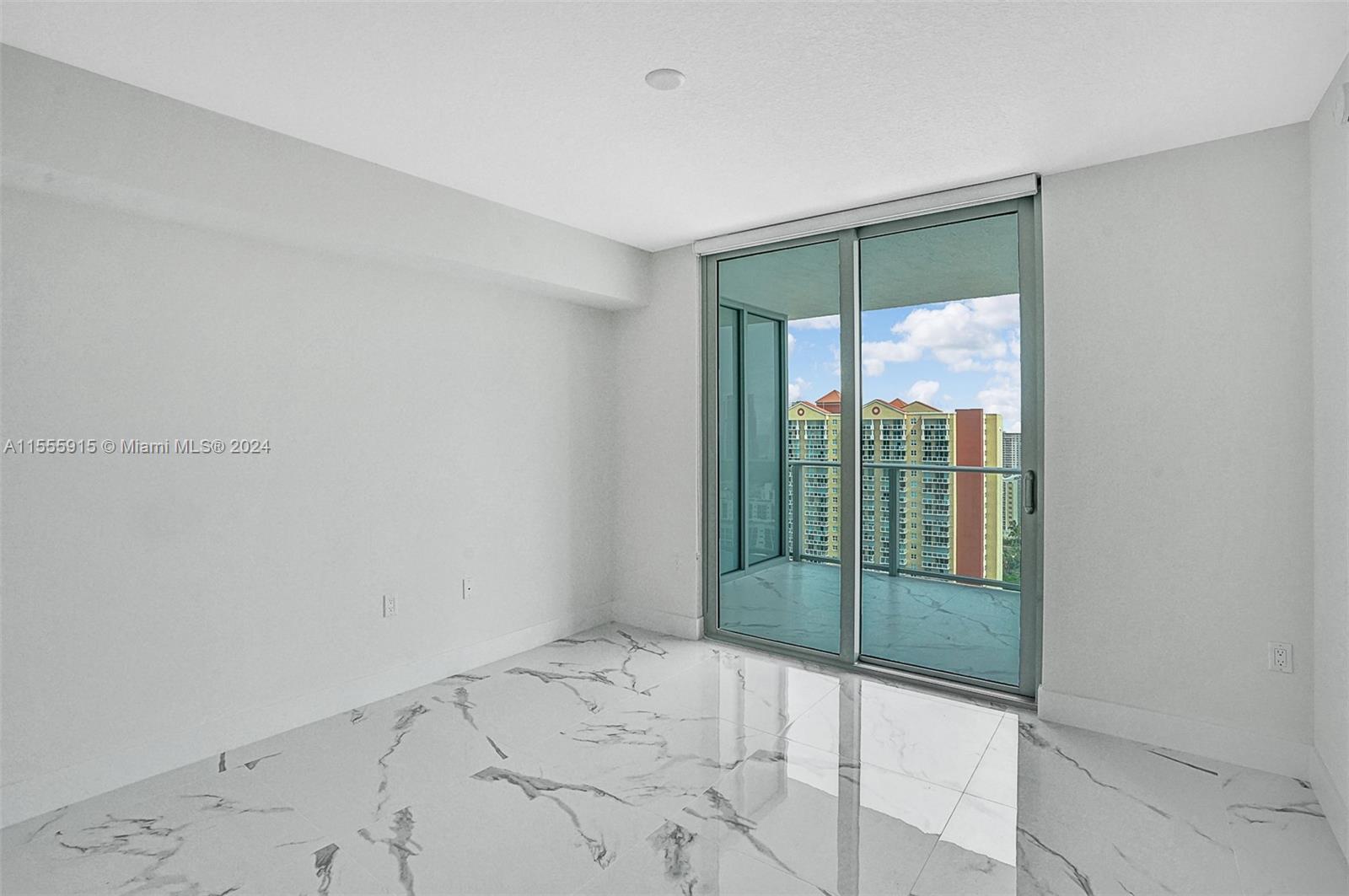 PARQUE TOWERS CONDO - Residential Lease
