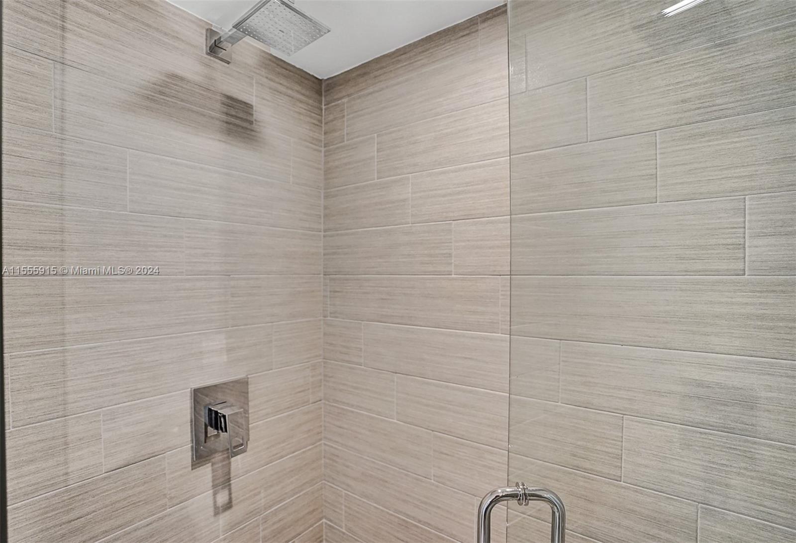PARQUE TOWERS CONDO - Residential Lease