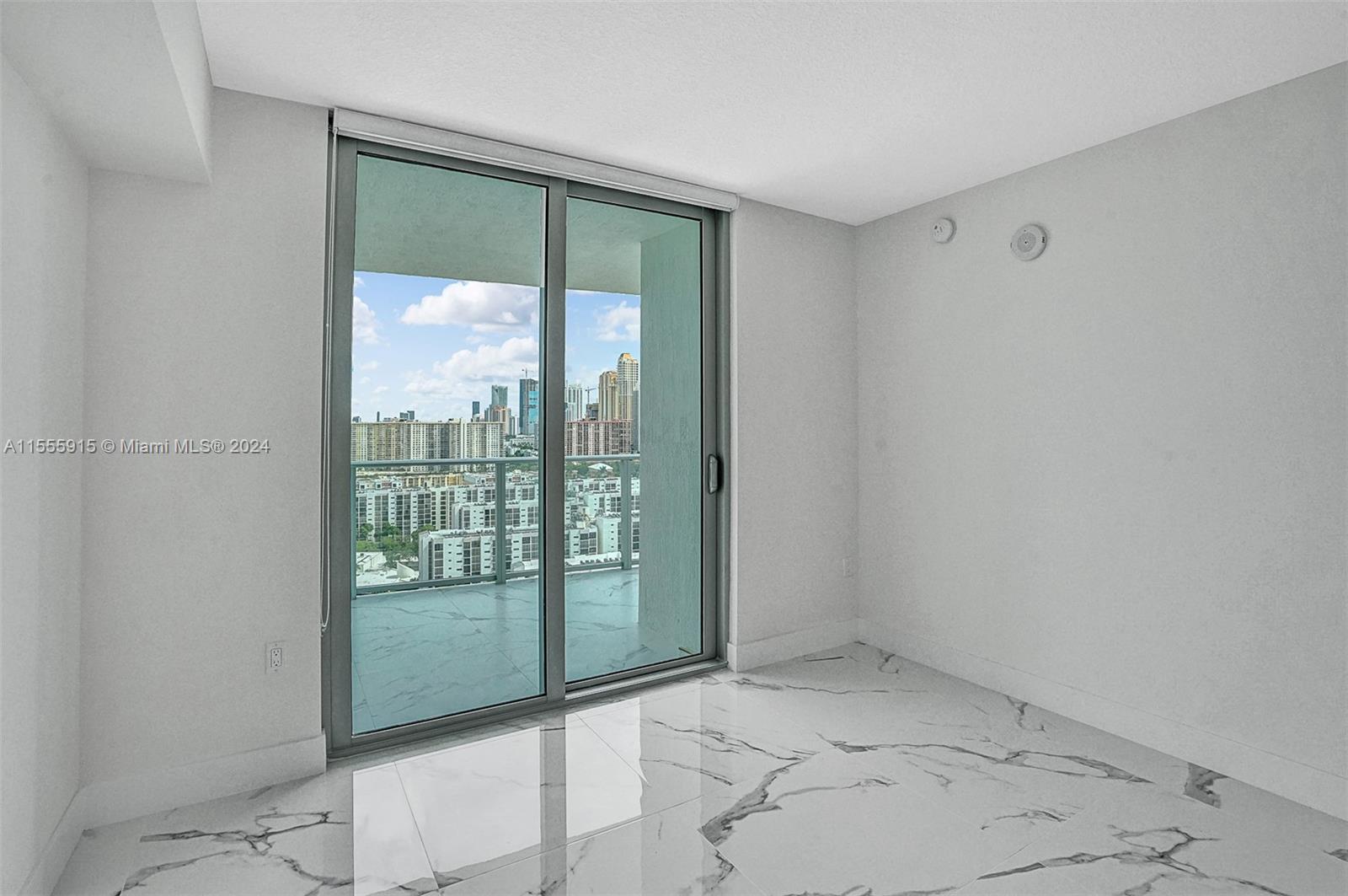 PARQUE TOWERS CONDO - Residential Lease