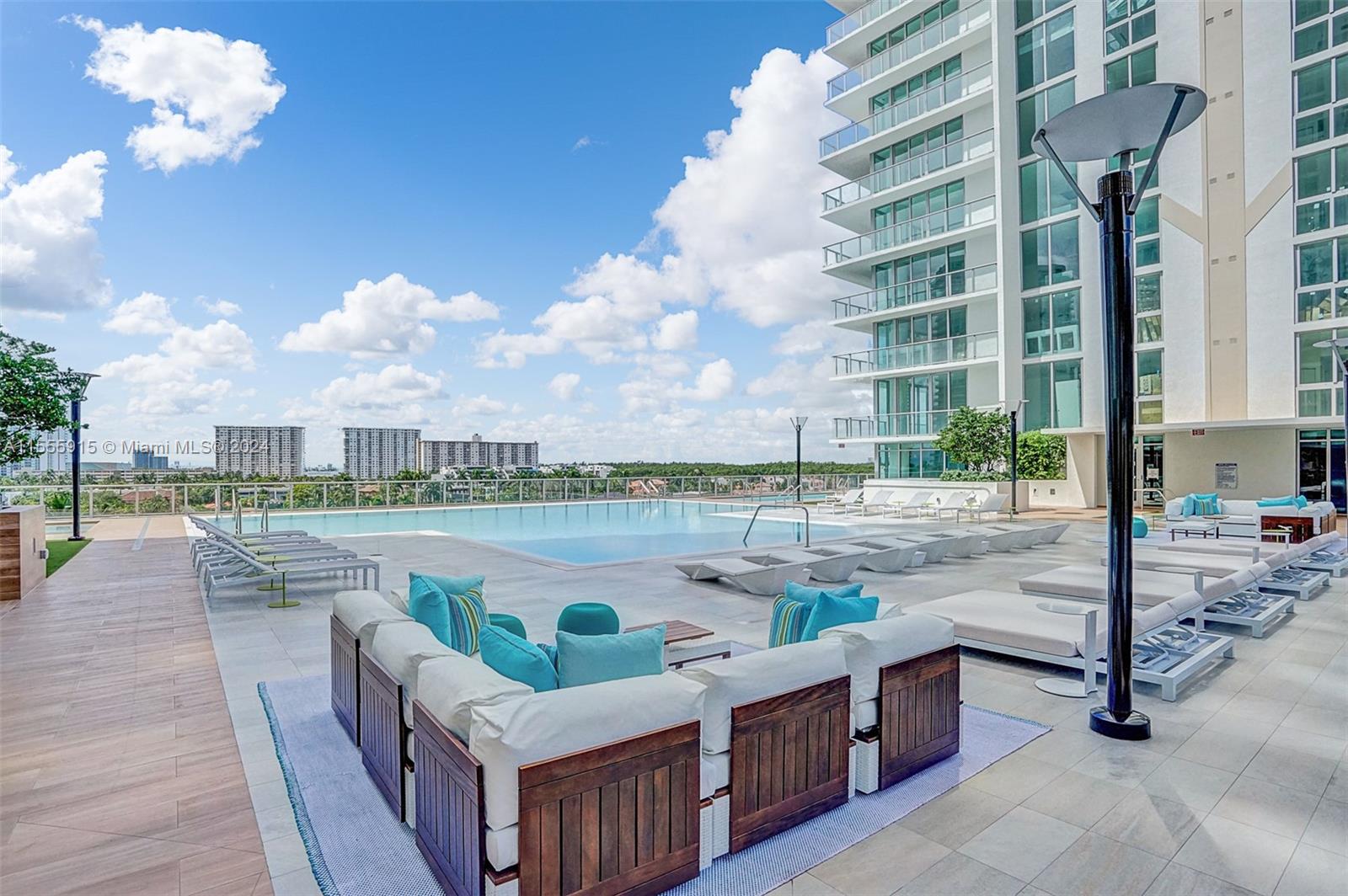 PARQUE TOWERS CONDO - Residential Lease