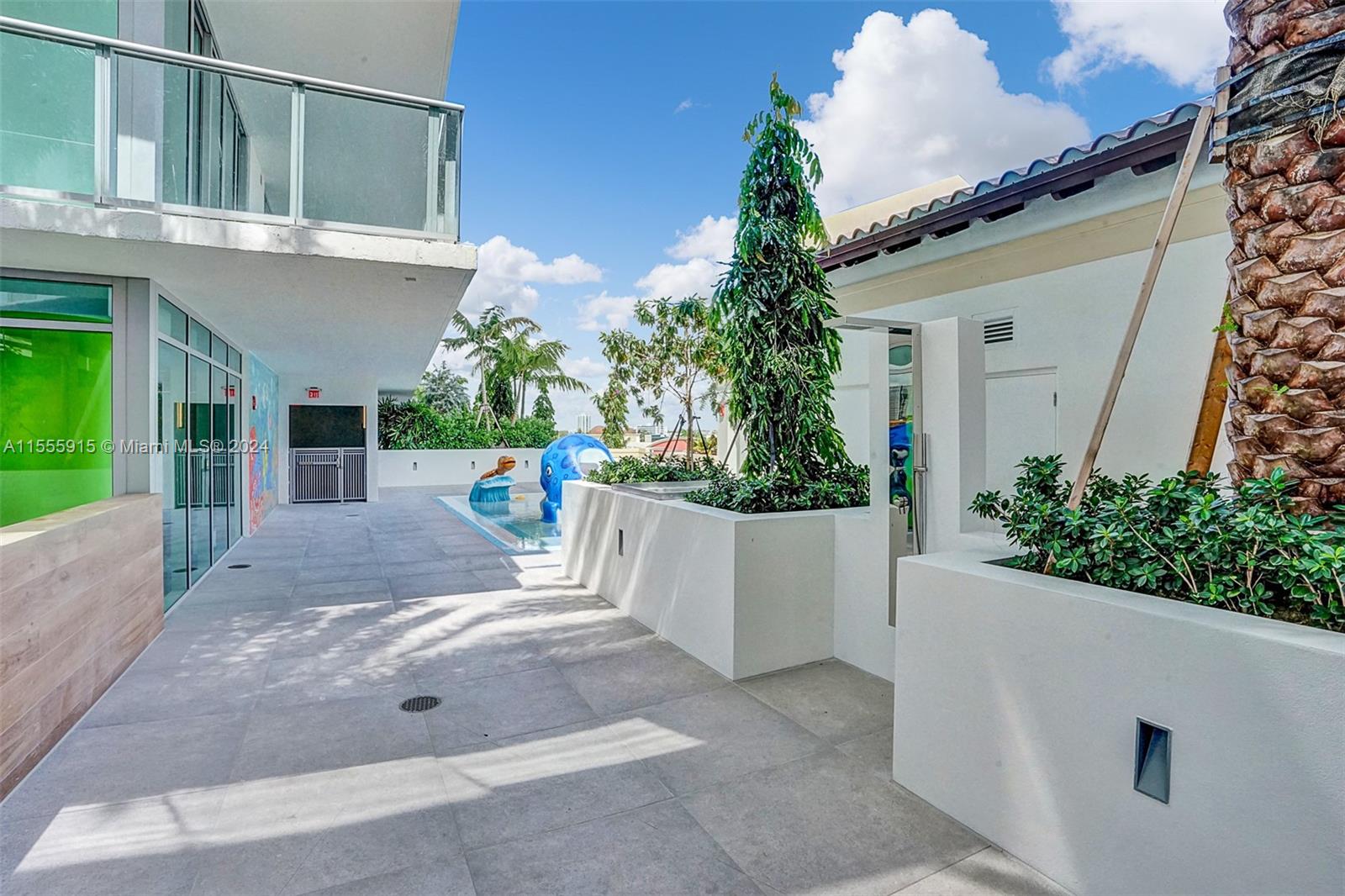 PARQUE TOWERS CONDO - Residential Lease
