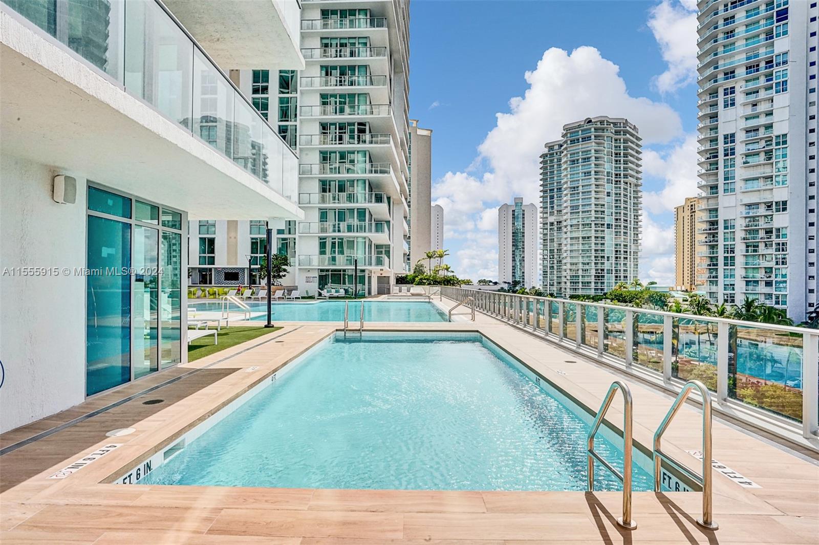 PARQUE TOWERS CONDO - Residential Lease