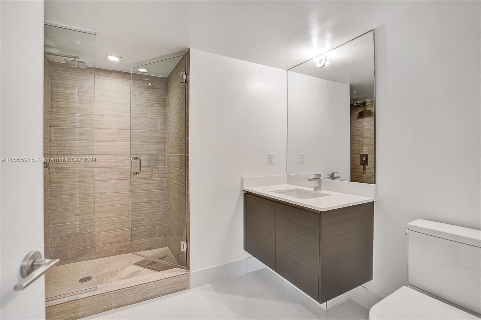 PARQUE TOWERS CONDO - Residential Lease