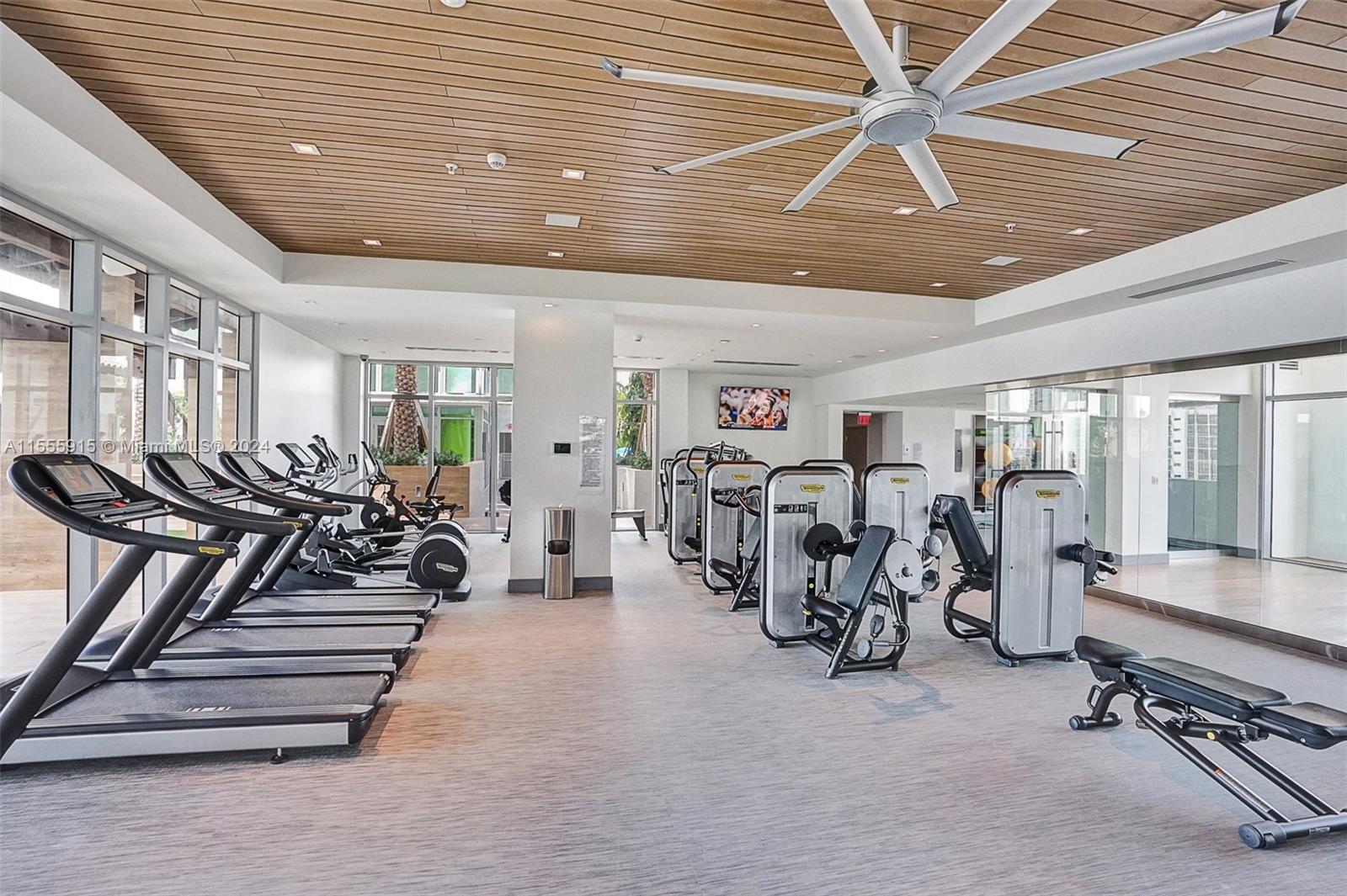 PARQUE TOWERS CONDO - Residential Lease