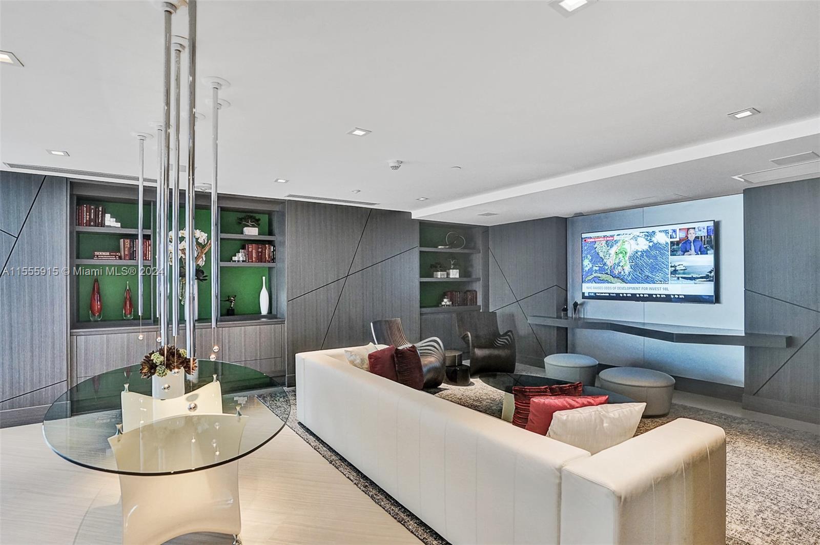 PARQUE TOWERS CONDO - Residential Lease