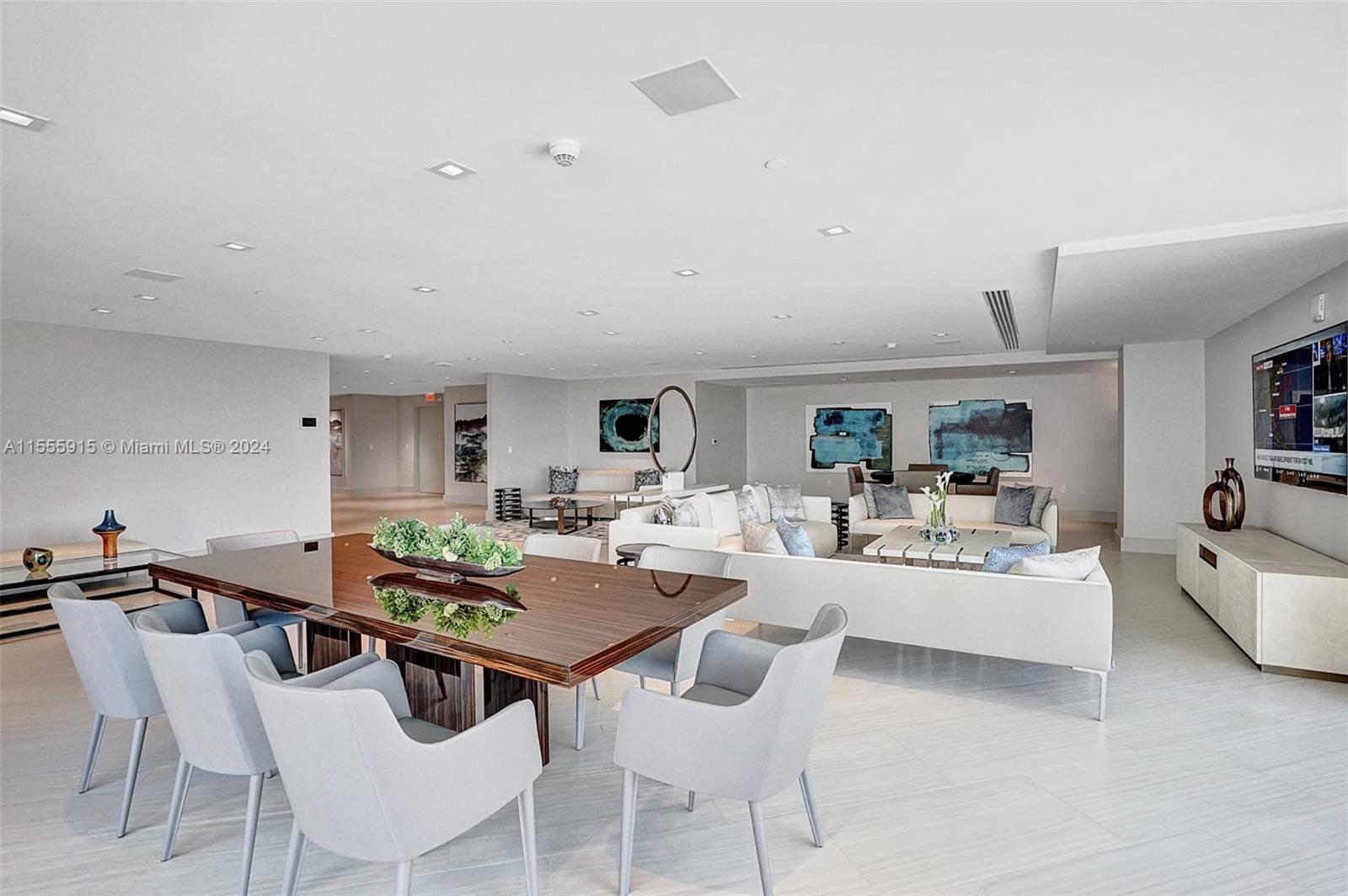 PARQUE TOWERS CONDO - Residential Lease