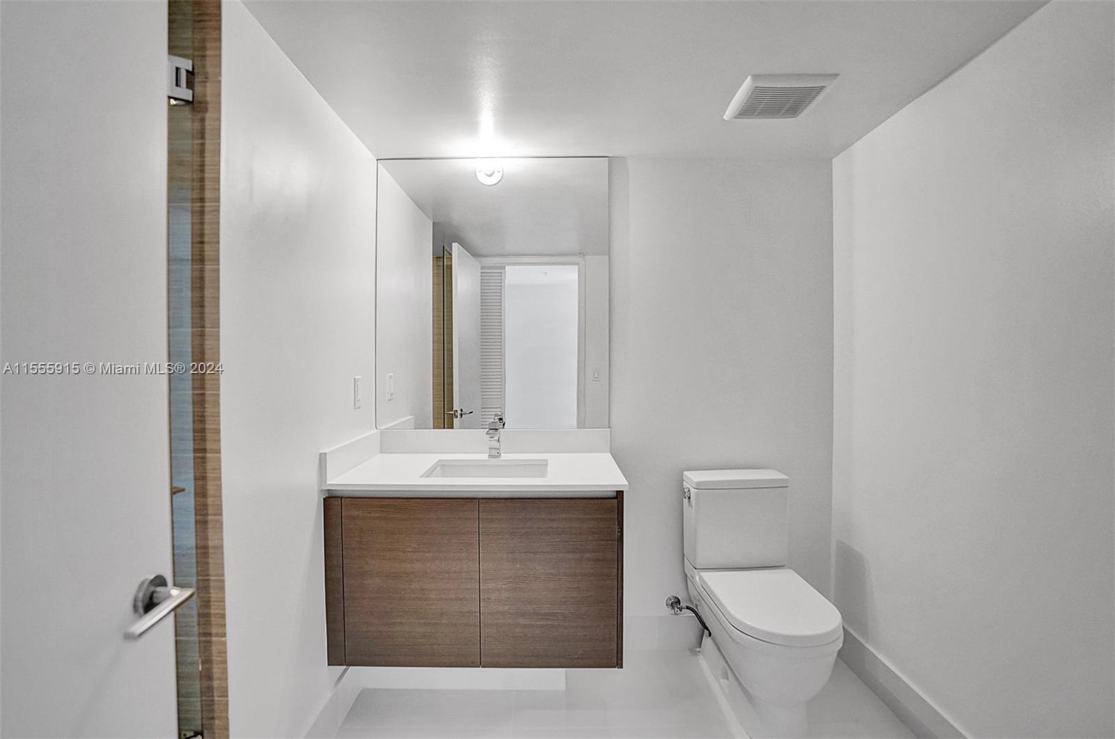 PARQUE TOWERS CONDO - Residential Lease