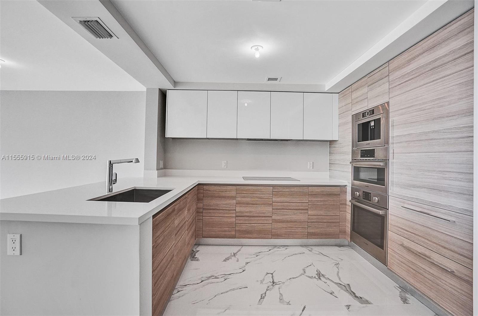 PARQUE TOWERS CONDO - Residential Lease