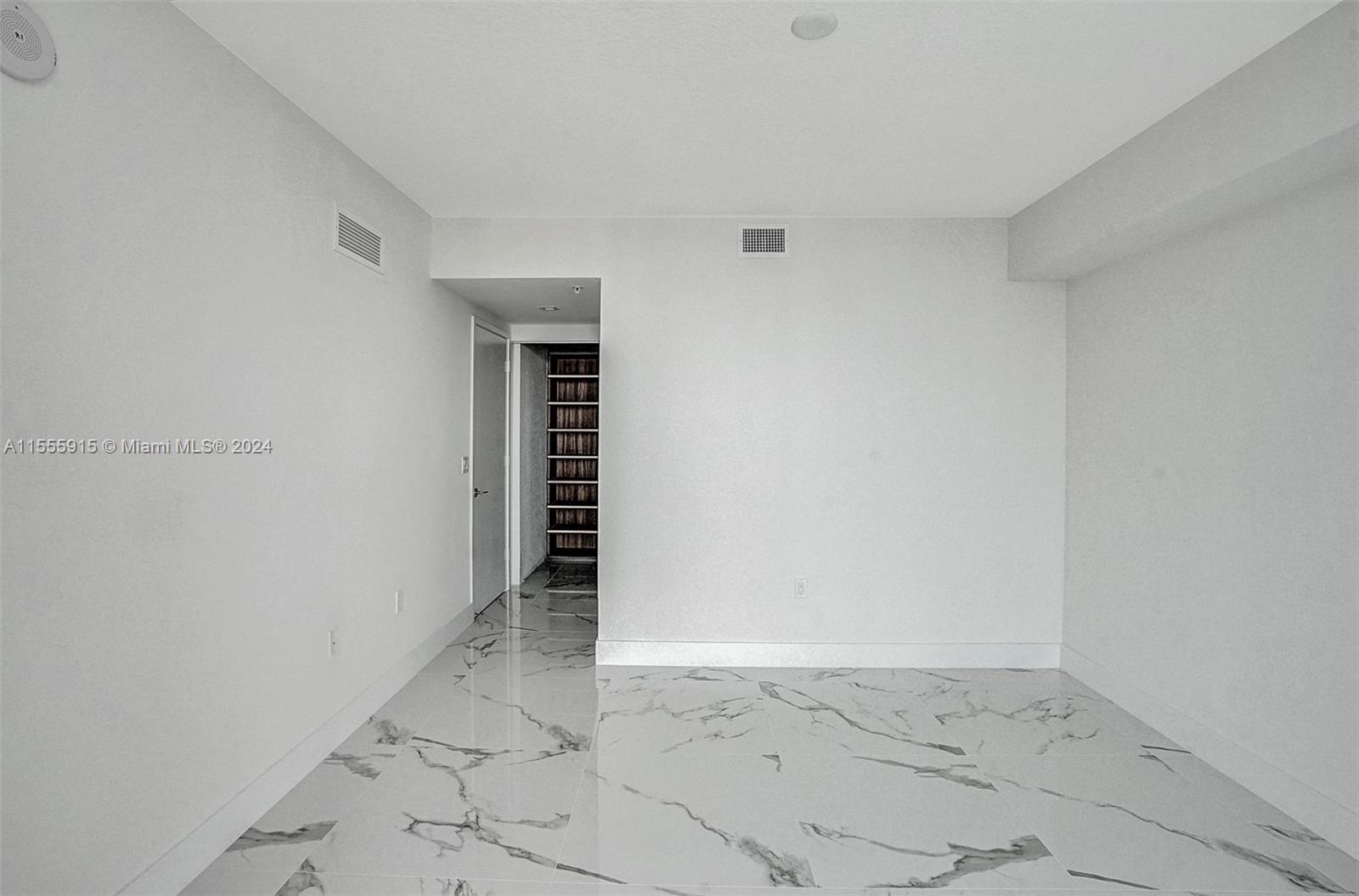 PARQUE TOWERS CONDO - Residential Lease