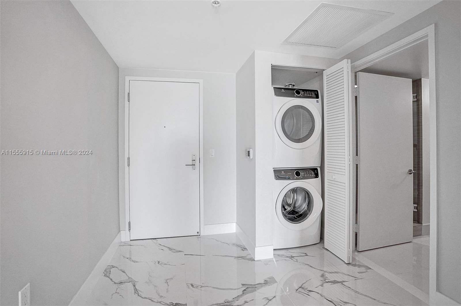PARQUE TOWERS CONDO - Residential Lease
