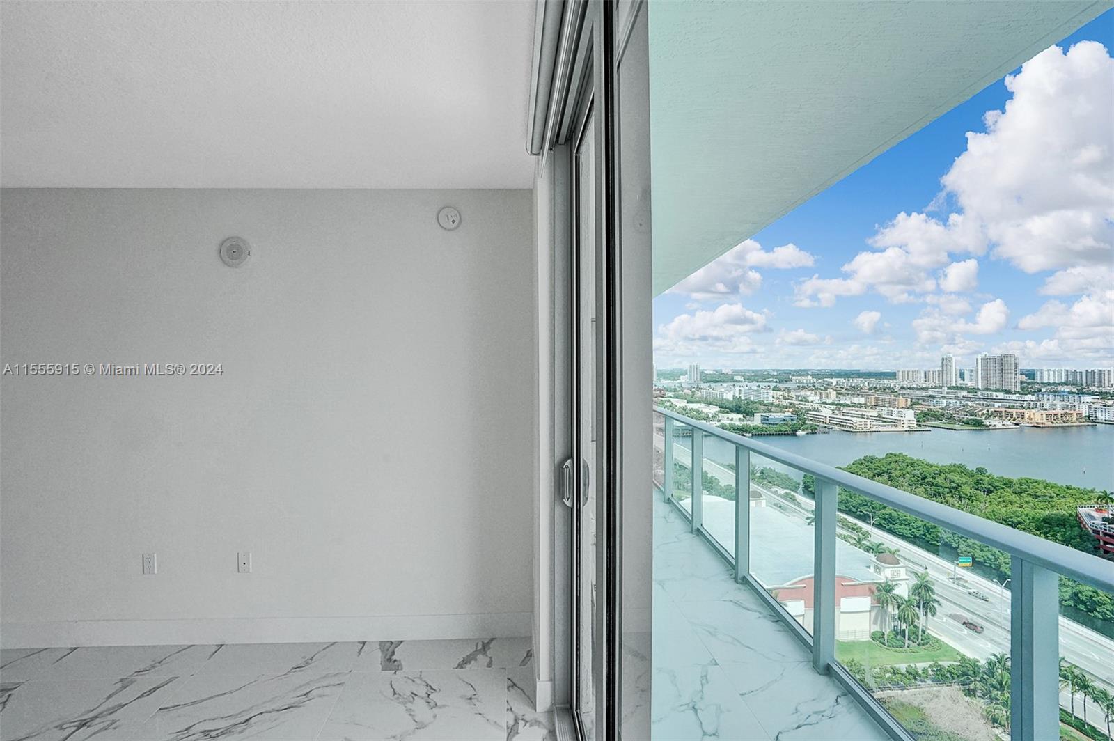 PARQUE TOWERS CONDO - Residential Lease
