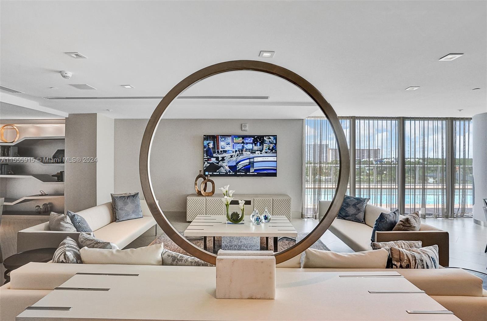 PARQUE TOWERS CONDO - Residential Lease