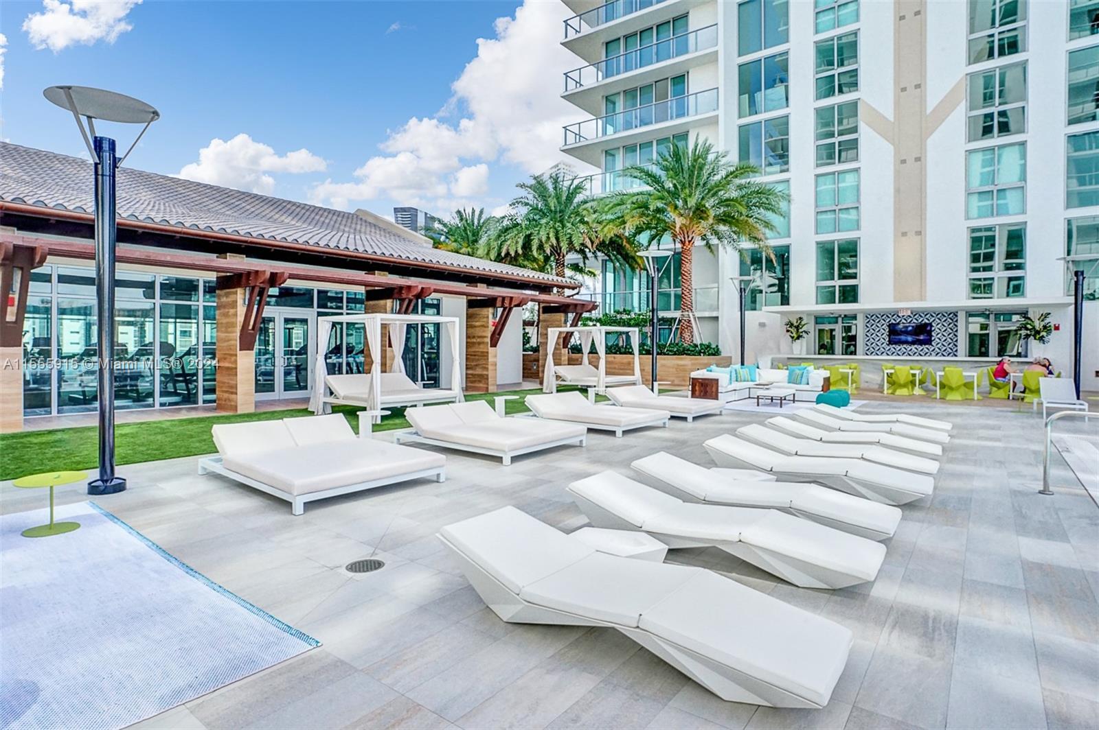 PARQUE TOWERS CONDO - Residential Lease