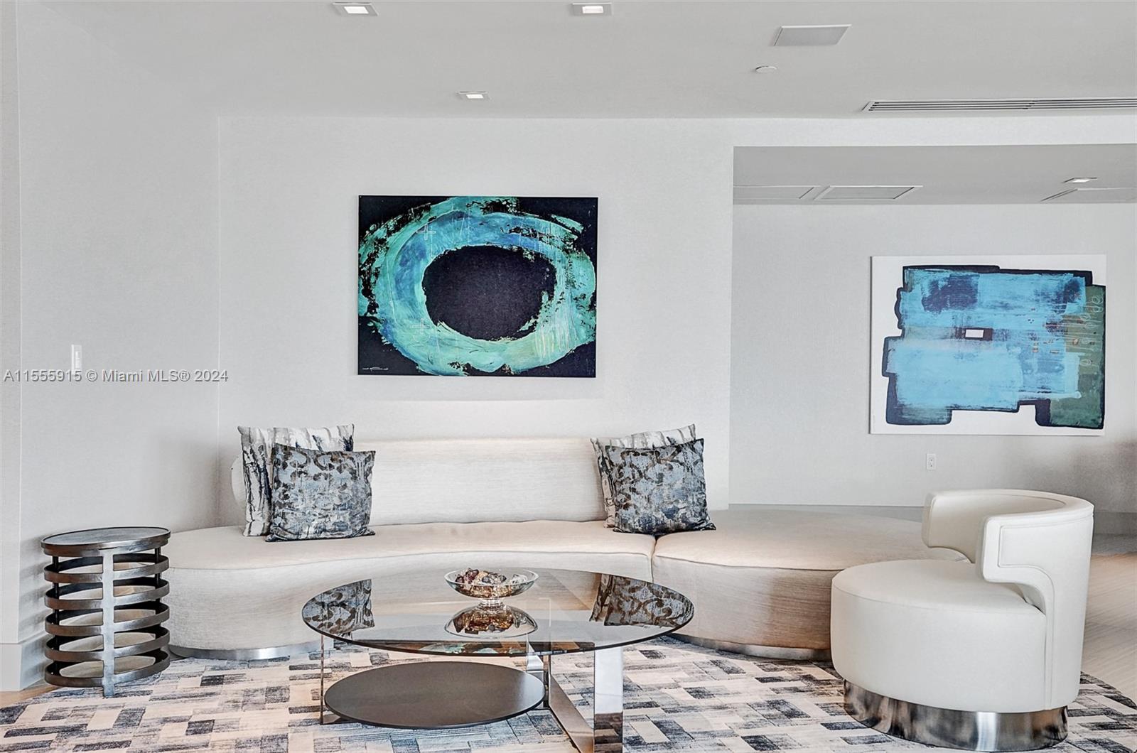 PARQUE TOWERS CONDO - Residential Lease