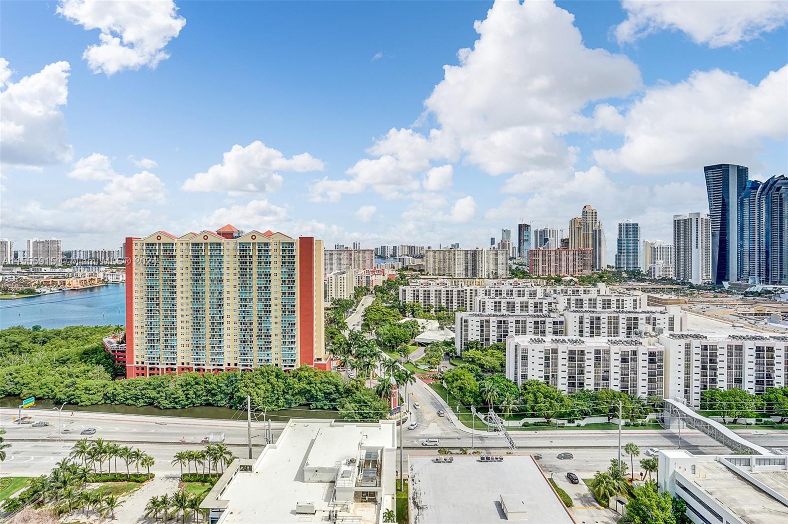 PARQUE TOWERS CONDO - Residential Lease