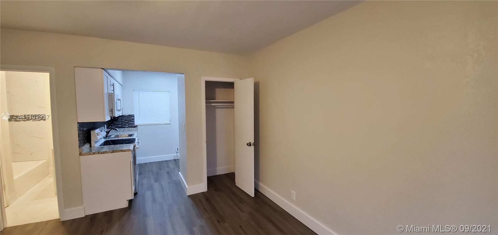 NORTH HOLLYWOOD SQUARE AM - Residential Lease