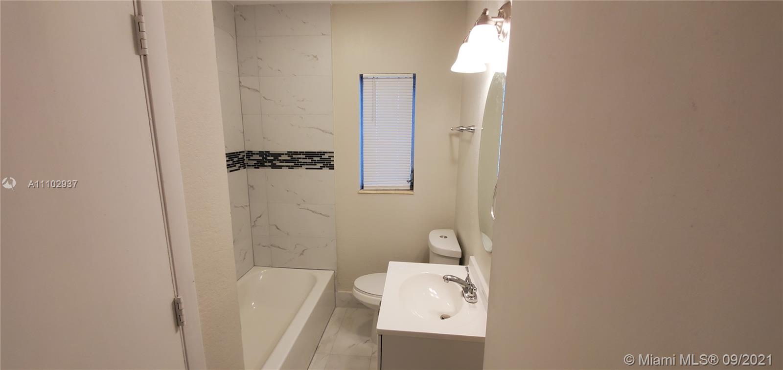 NORTH HOLLYWOOD SQUARE AM - Residential Lease