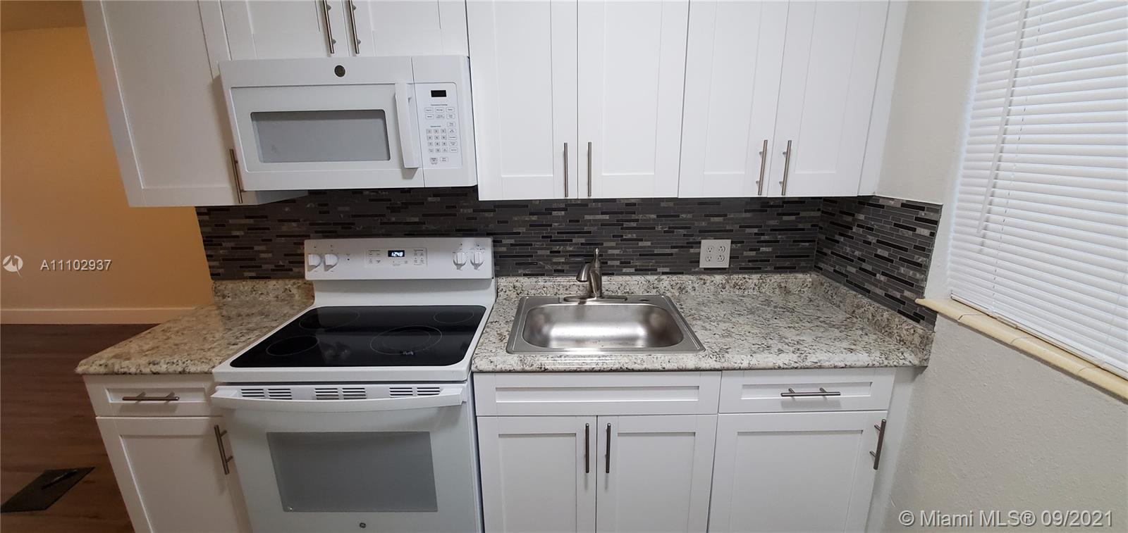 NORTH HOLLYWOOD SQUARE AM - Residential Lease