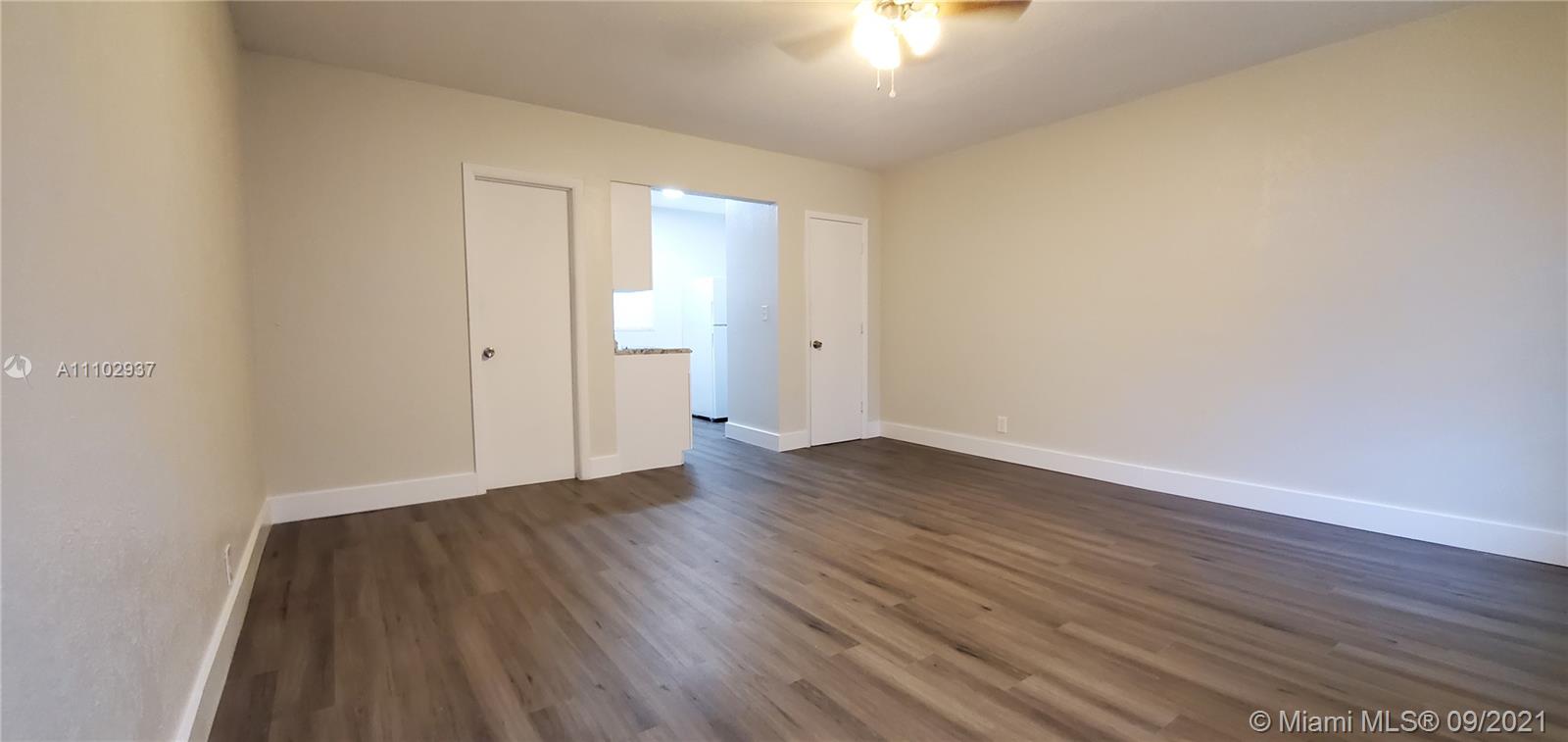 NORTH HOLLYWOOD SQUARE AM - Residential Lease