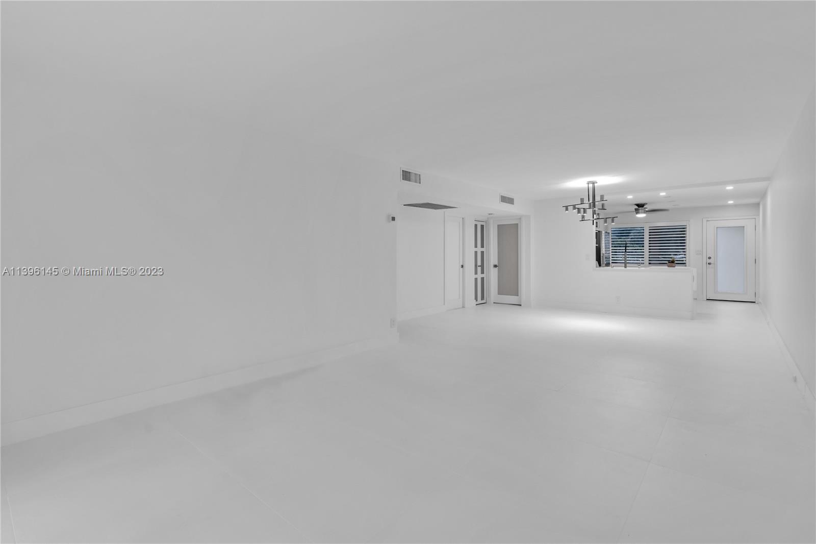 VICTORIA VILLAGE J CONDO - Residential