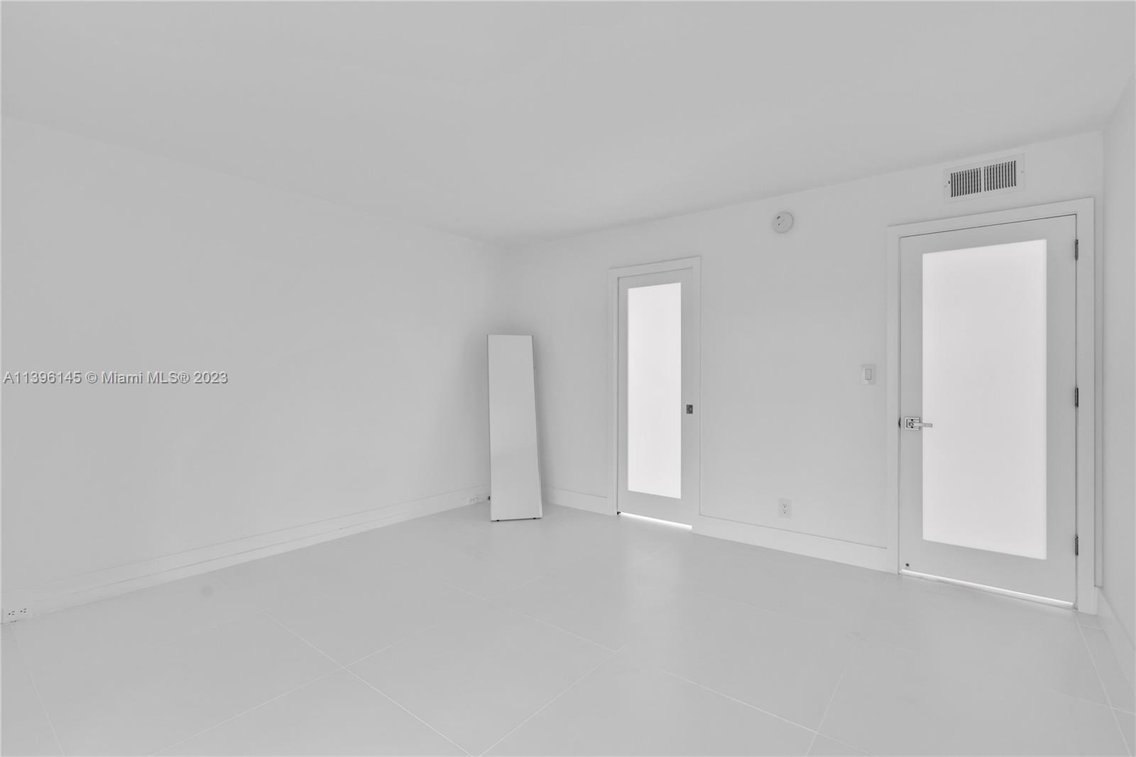 VICTORIA VILLAGE J CONDO - Residential