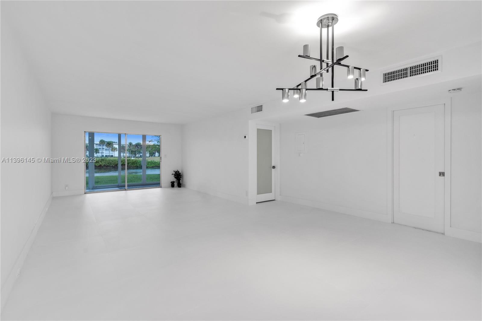 VICTORIA VILLAGE J CONDO - Residential