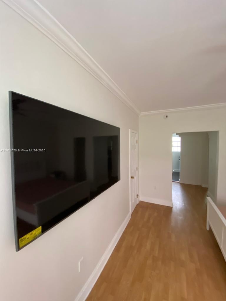 THE ARMSTRONG CONDO - Residential