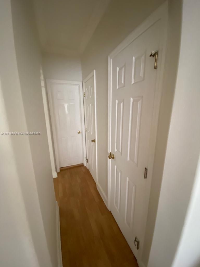 THE ARMSTRONG CONDO - Residential