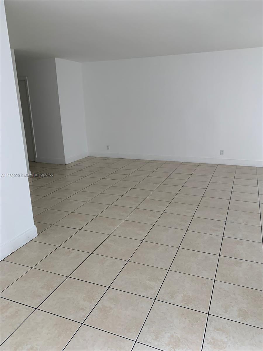 VENETIAN GARDENS AT COUNT - Residential Lease