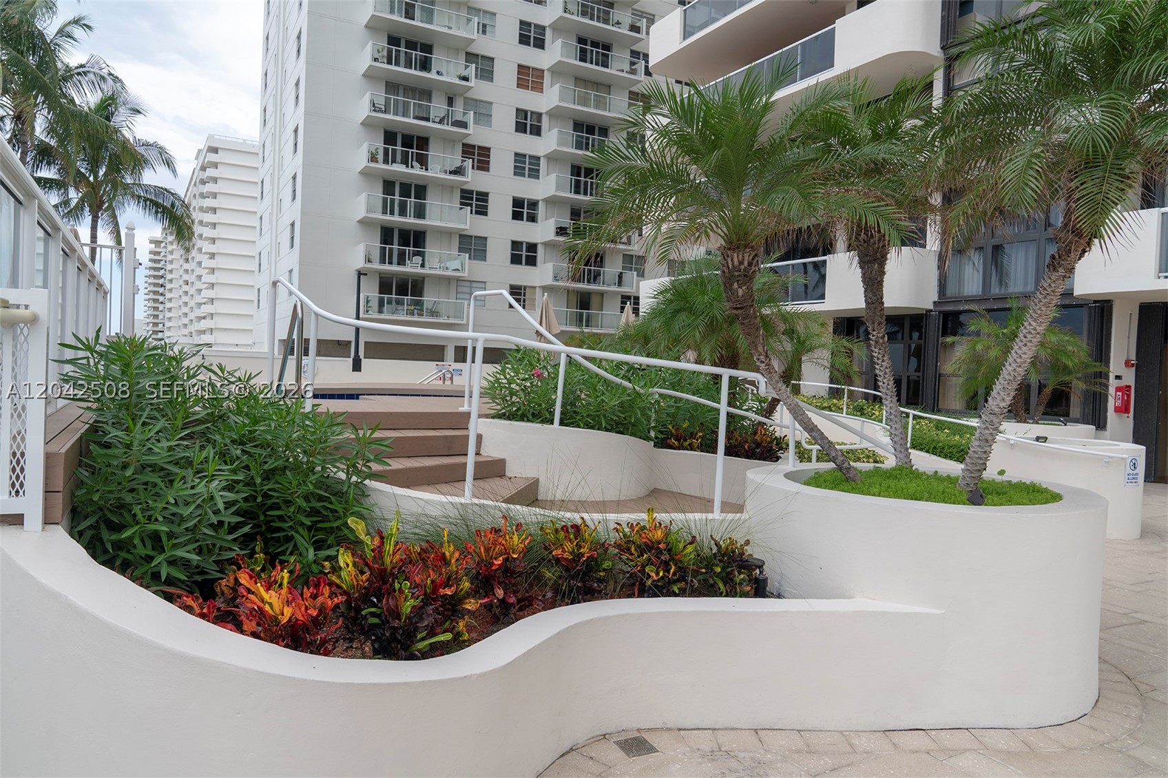 LEXCELLENCE CONDO - Residential