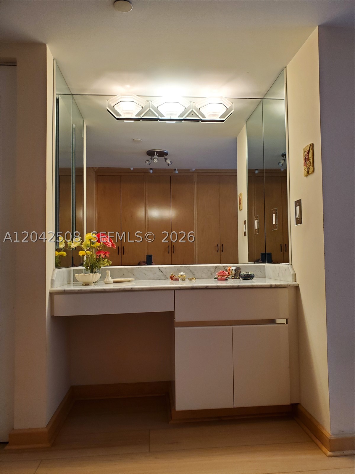 LEXCELLENCE CONDO - Residential