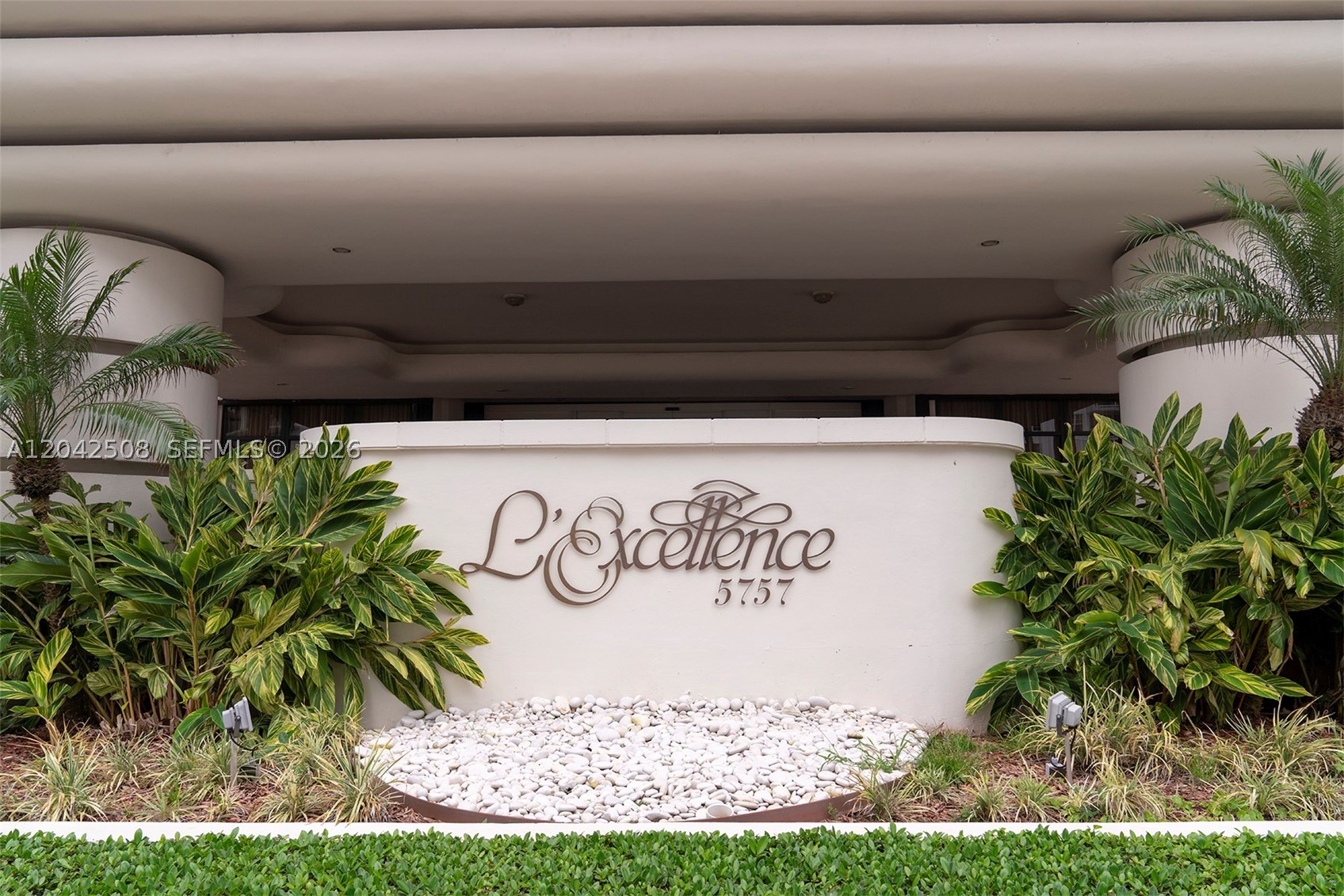 LEXCELLENCE CONDO - Residential