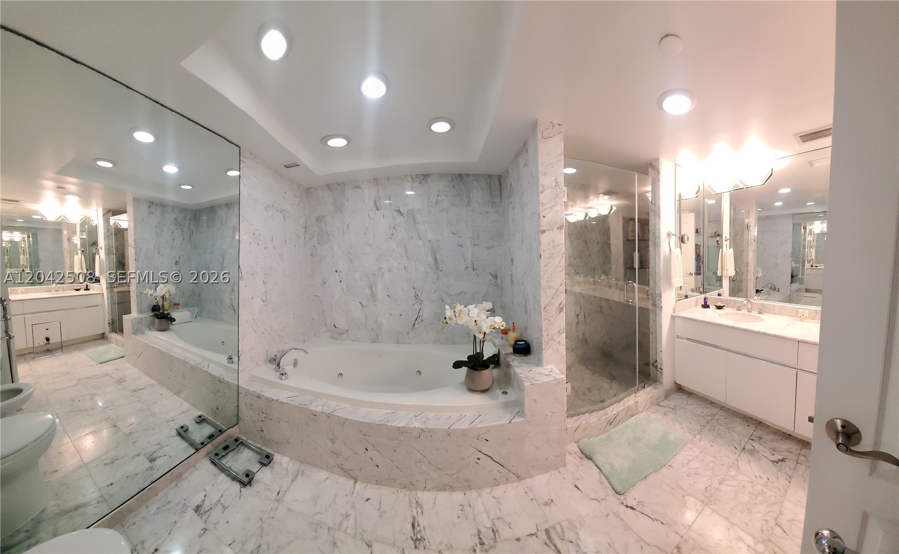 LEXCELLENCE CONDO - Residential