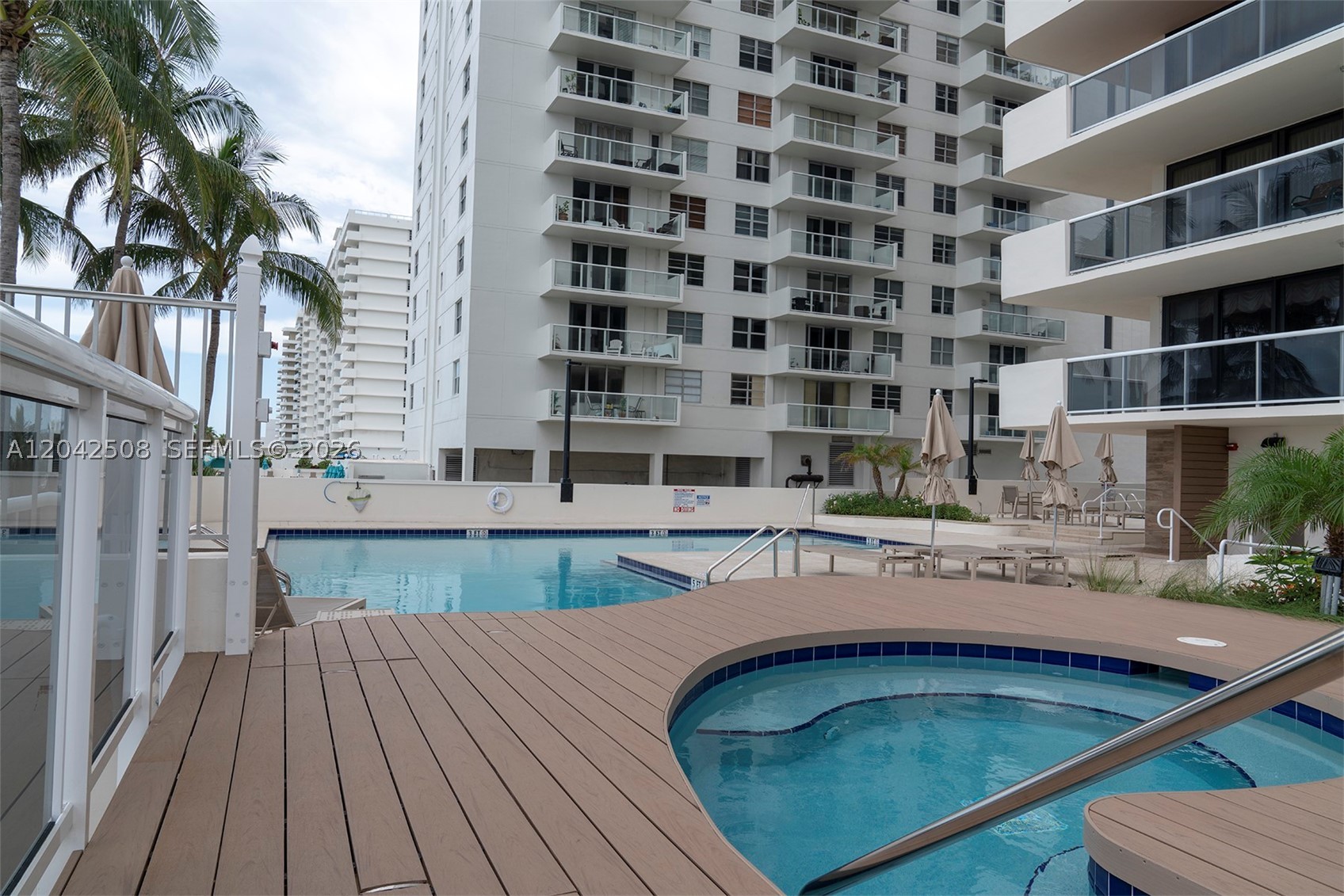LEXCELLENCE CONDO - Residential