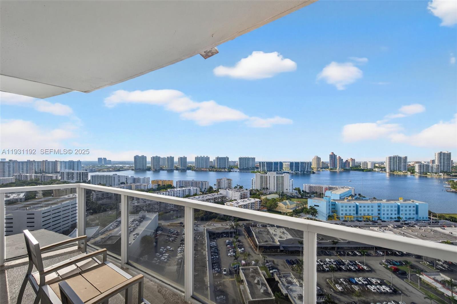 TRUMP INTERNATIONAL SONES - Residential