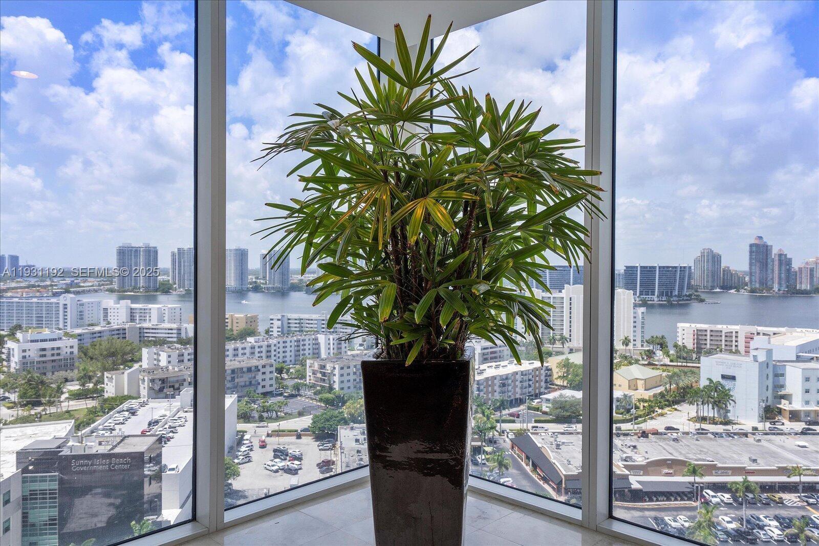 TRUMP INTERNATIONAL SONES - Residential