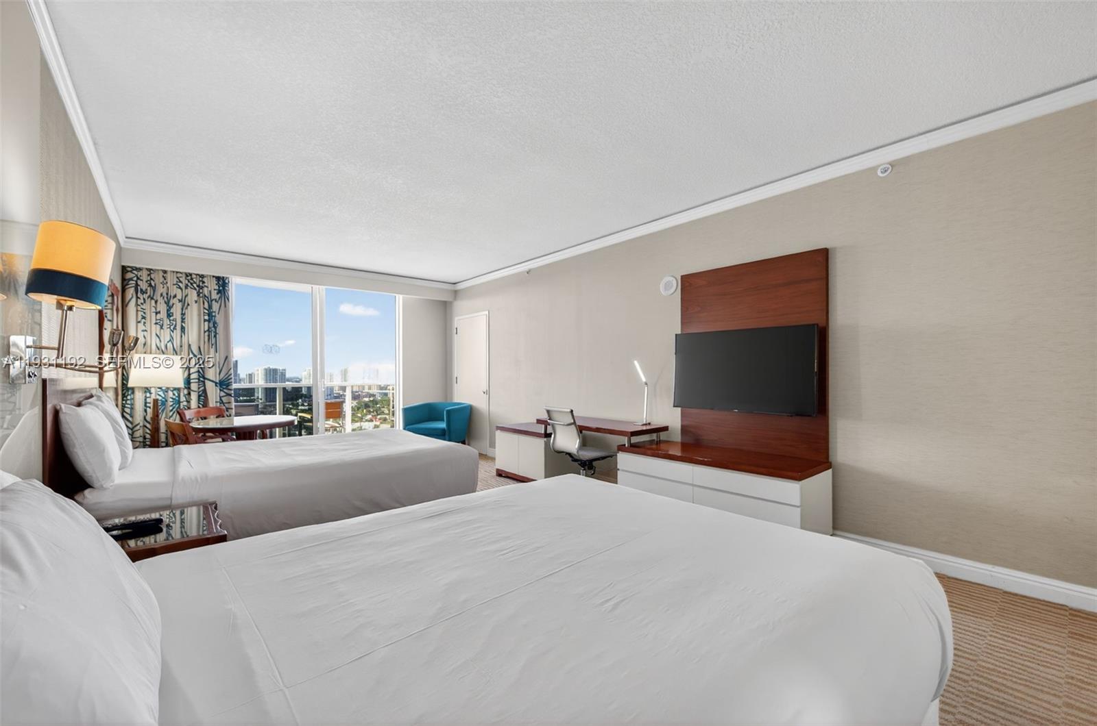 TRUMP INTERNATIONAL SONES - Residential