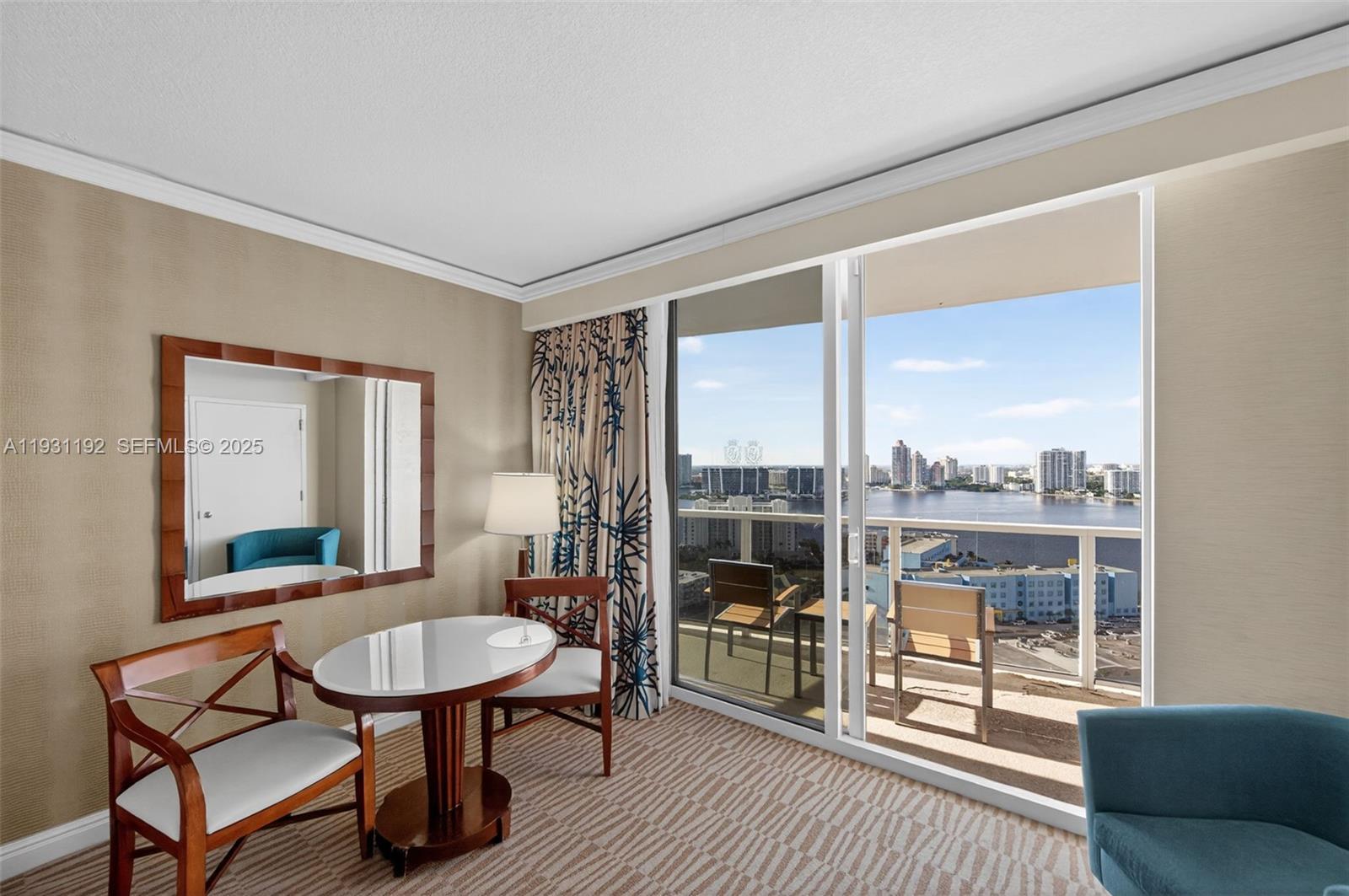 TRUMP INTERNATIONAL SONES - Residential