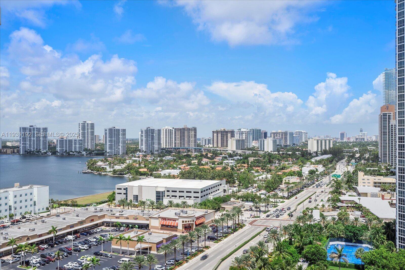 TRUMP INTERNATIONAL SONES - Residential