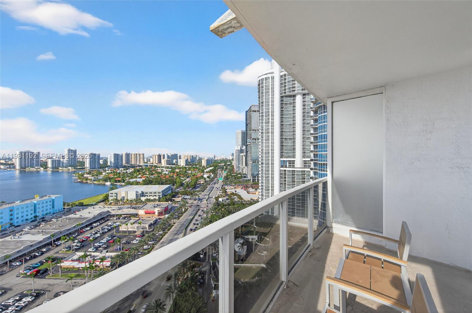 TRUMP INTERNATIONAL SONES - Residential