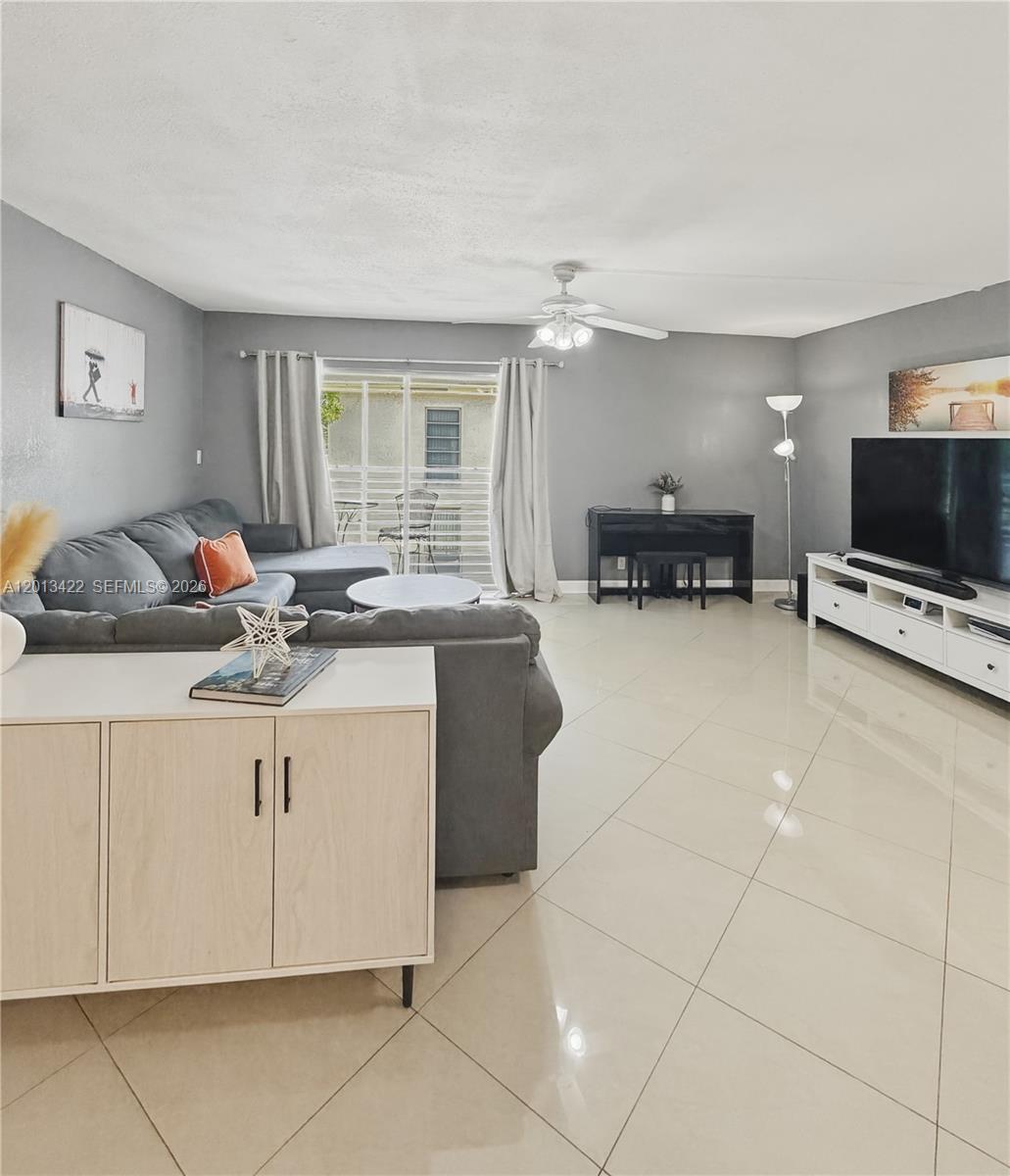 LAURELS AT MARGATE CONDO - Residential