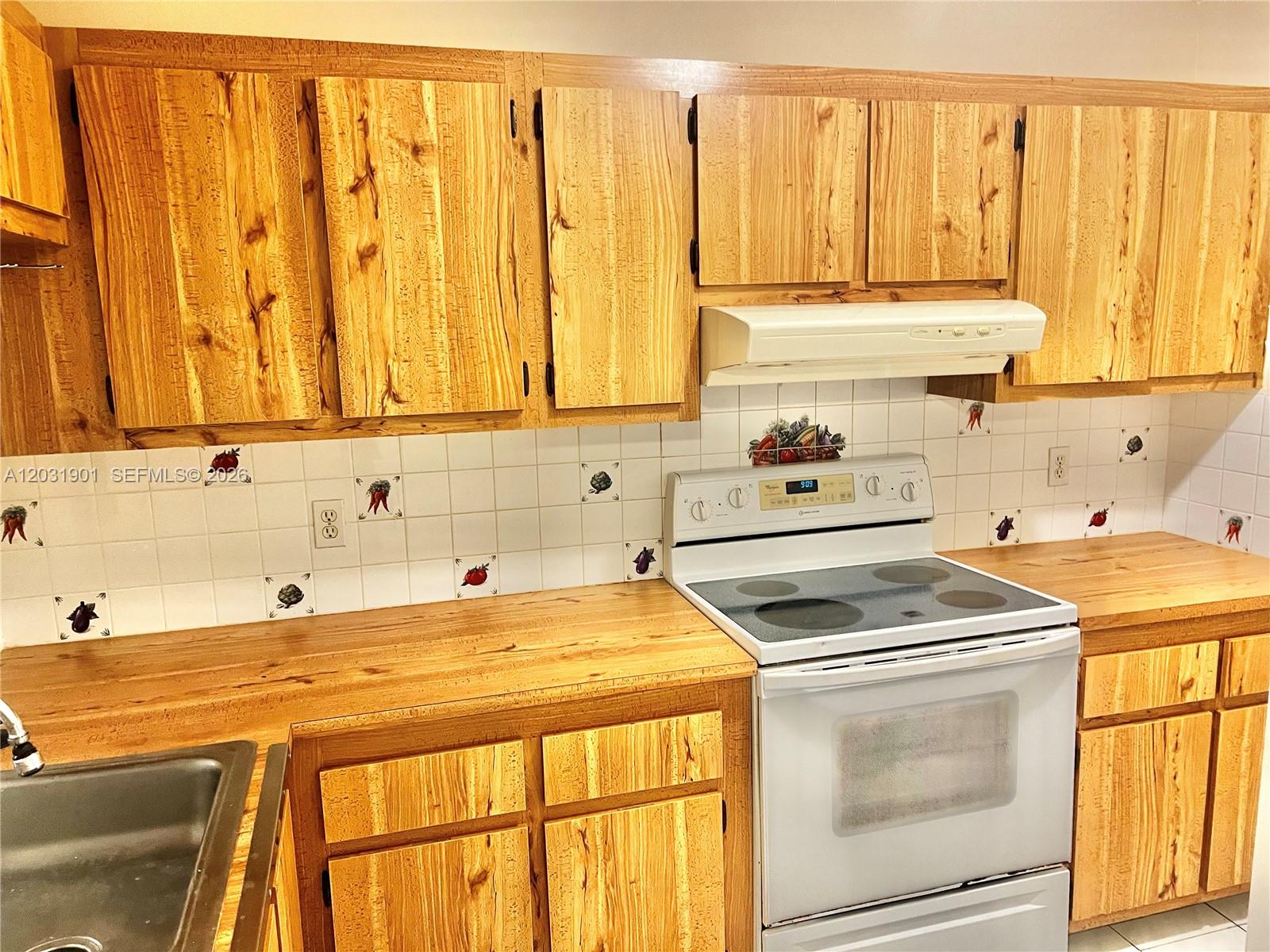 WINDING LAKE AT WELLEBY C - Residential