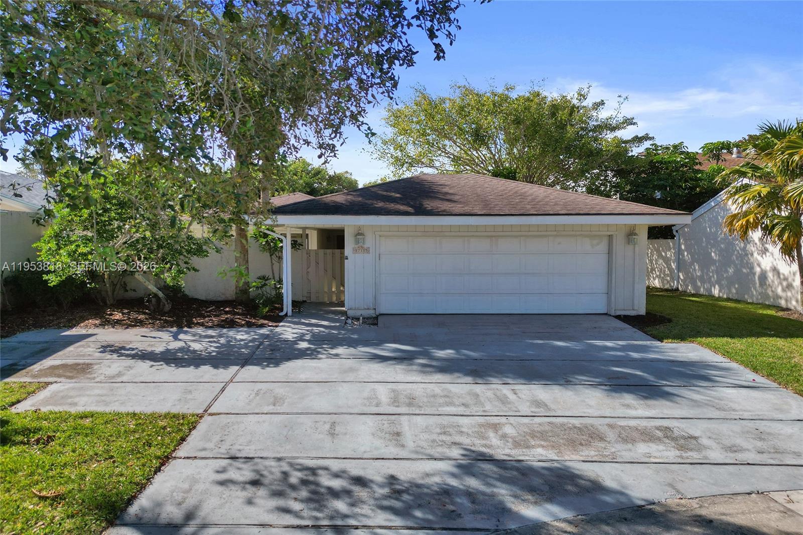 BAYTOWNE OF JONATHANS LAN - Residential
