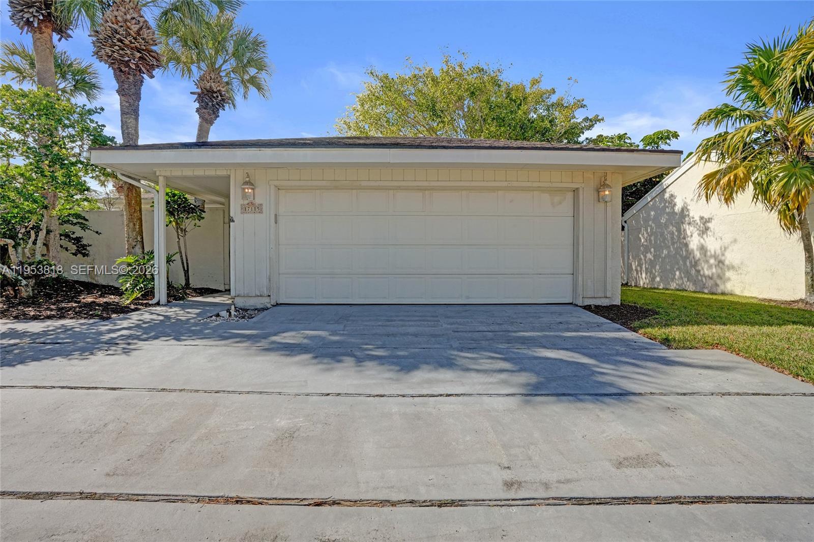 BAYTOWNE OF JONATHANS LAN - Residential