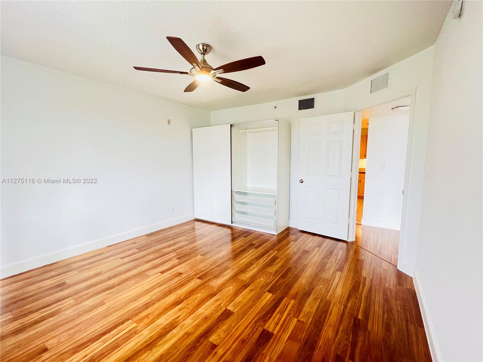 SHERIDAN BEACH CLUB NO 3 - Residential Lease