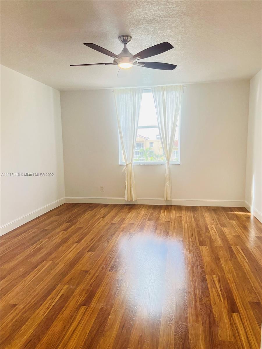 SHERIDAN BEACH CLUB NO 3 - Residential Lease