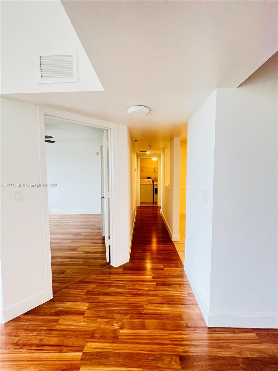 SHERIDAN BEACH CLUB NO 3 - Residential Lease