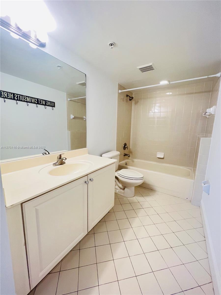 SHERIDAN BEACH CLUB NO 3 - Residential Lease
