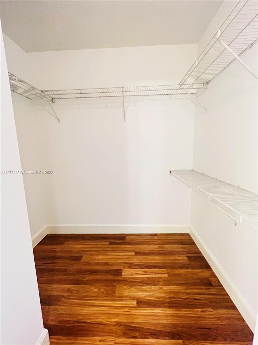 SHERIDAN BEACH CLUB NO 3 - Residential Lease
