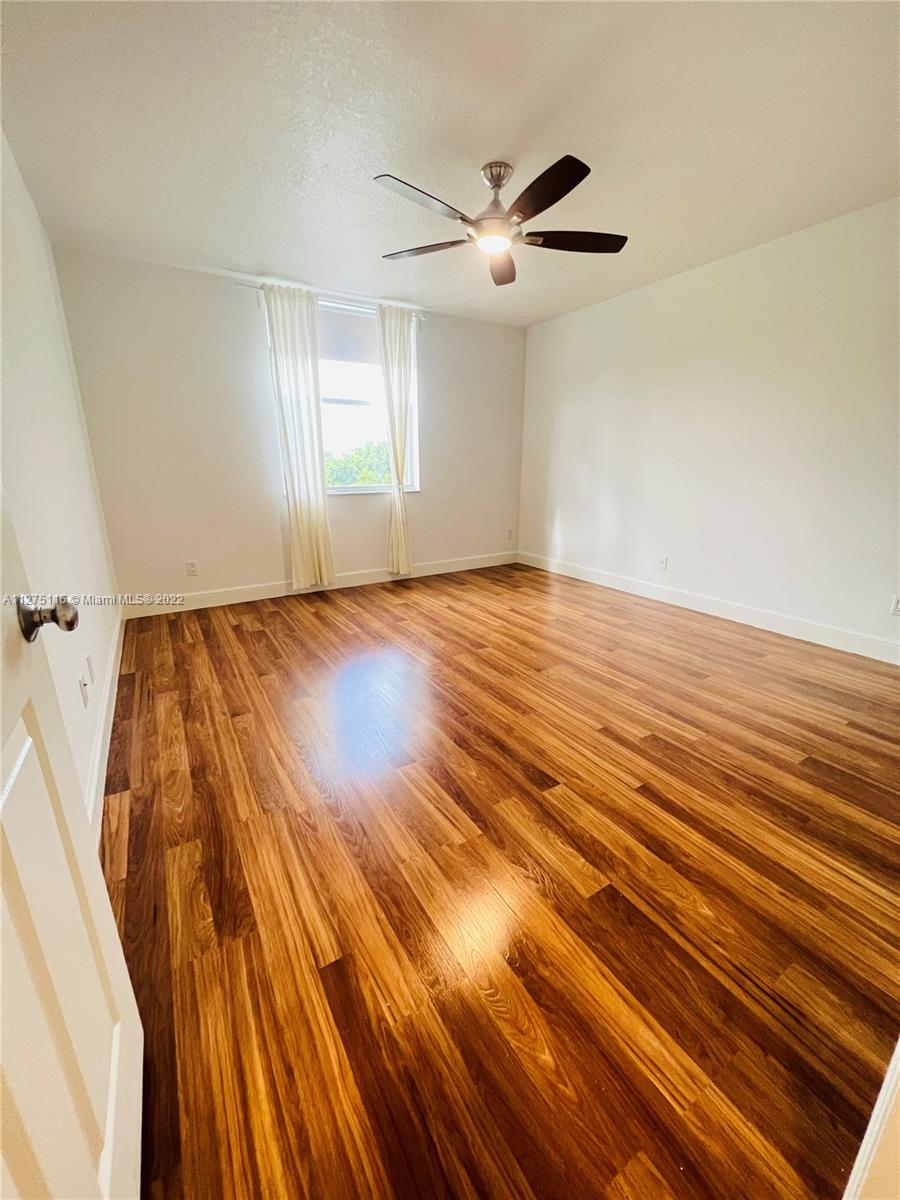 SHERIDAN BEACH CLUB NO 3 - Residential Lease